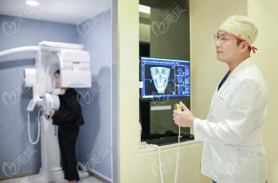 Dr. Lim Jong-yu Dr. Lim Jong-yu