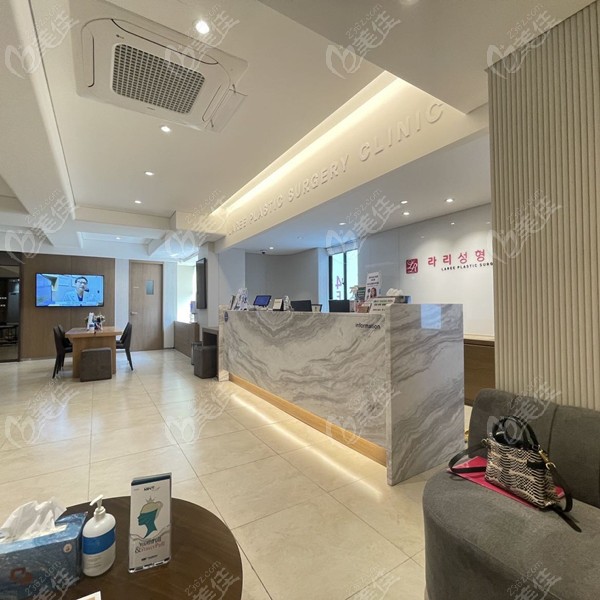 FLaree Plastic Surgery is Reliable for Double Eyelid Repair, Director Jin Zhengyi's Skills in Full-Cut Double Eyelid Repair are Excellent