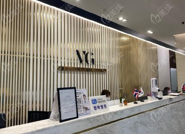 FVG Plastic Surgery: Achieving Natural Contouring Results with Renming Qin's Techniques - Real Life Comparison Photos Included