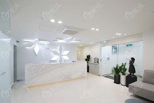 FHow is Eye Beauty Plastic Surgery? Highly Rated for Eye Repair and Low Prices, Starting at $1400 for Incision Repair